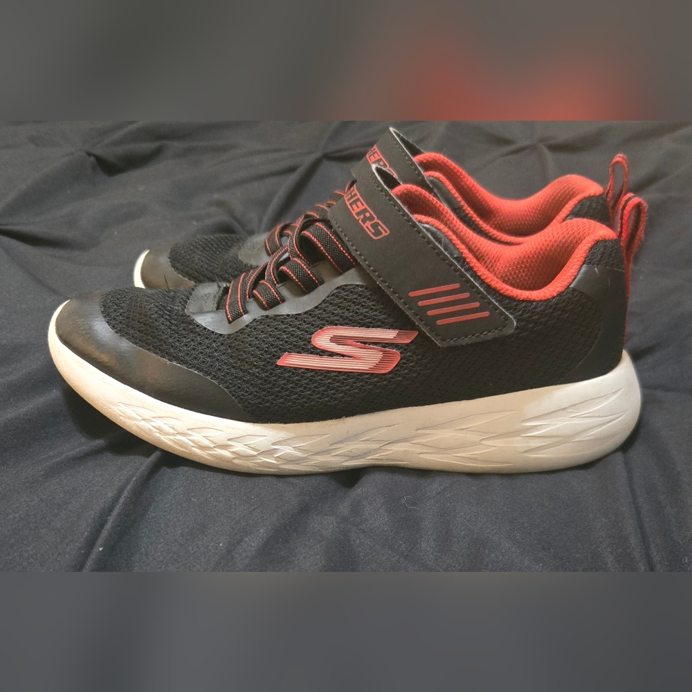 Skechers Black and Red Performance Sneakers with Breathable Mesh